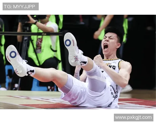 2012年CBA精彩对决广东队与北京队的巅峰对抗回顾 2012年CBA精彩对决广东队与北京队的巅峰对抗回顾