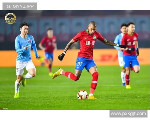 天津天海迎战河南建业争夺中超联赛关键三分的激烈对决 天津天海迎战河南建业争夺中超联赛关键三分的激烈对决