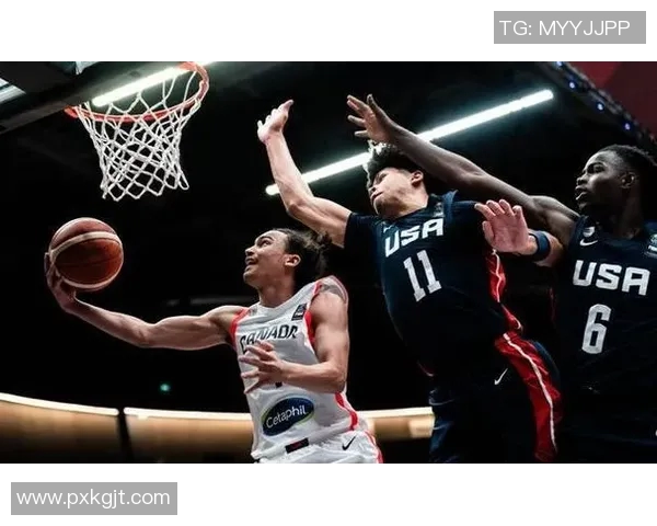 美国男篮与加拿大男篮激战正酣争夺篮球荣耀的巅峰对决