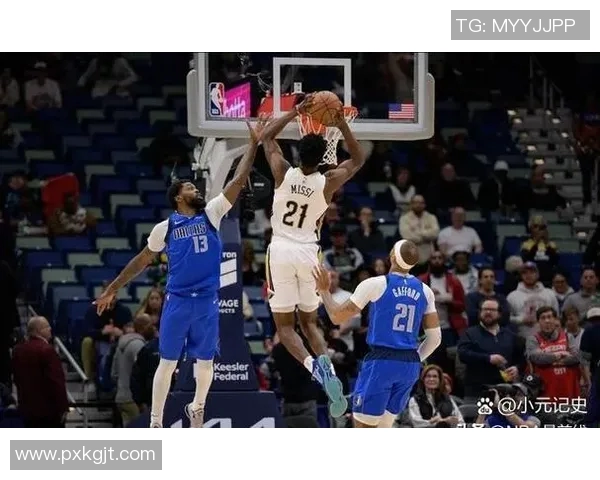 2004年NBA精彩对决火箭队与猛龙队的巅峰之战回顾与分析